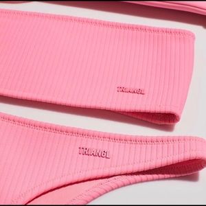 Triangl pink strapless bikini top